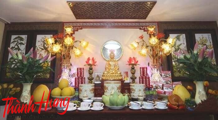 bàn thờ Phật cần được đặt riêng với bàn thờ gia tiên và thần linh