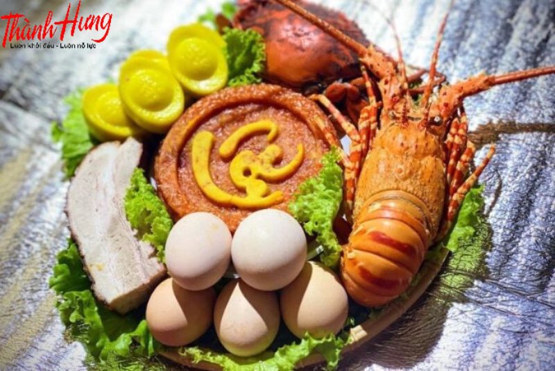 Sau khi cúng tam sên, bạn có thể ăn các lễ vật trong mâm cúng.