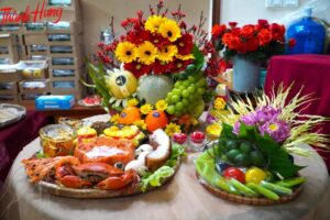 Bộ tam sên là lễ vật không thể thiếu trong buổi khai trương, tượng trưng cho sự khởi đầu mới và mong muốn thu hút tài lộc.