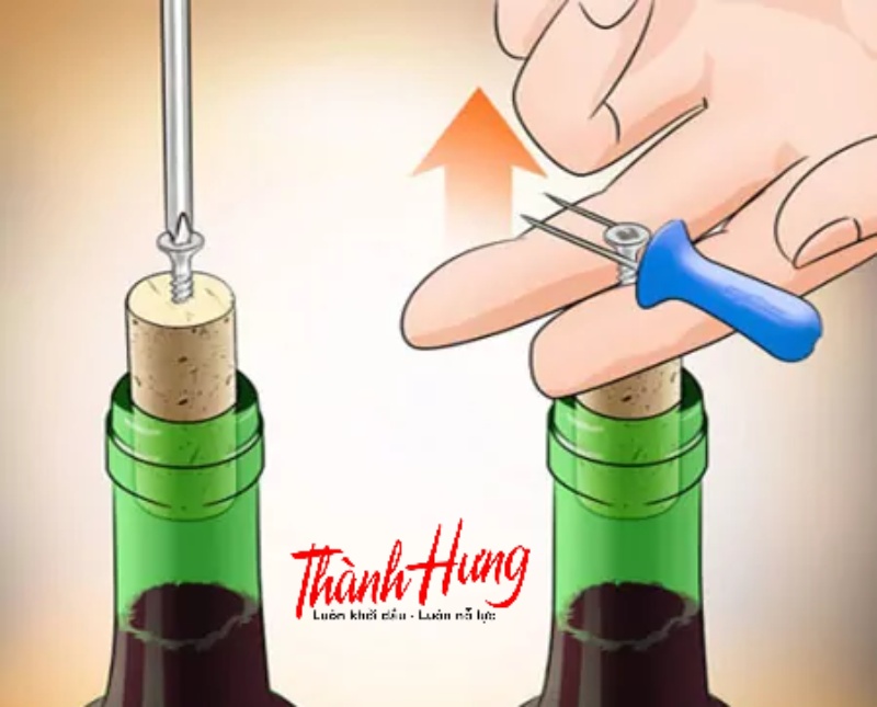 Mở nắp chai rượu vang bằng cách sử dụng ốc vít và đinh ghim.