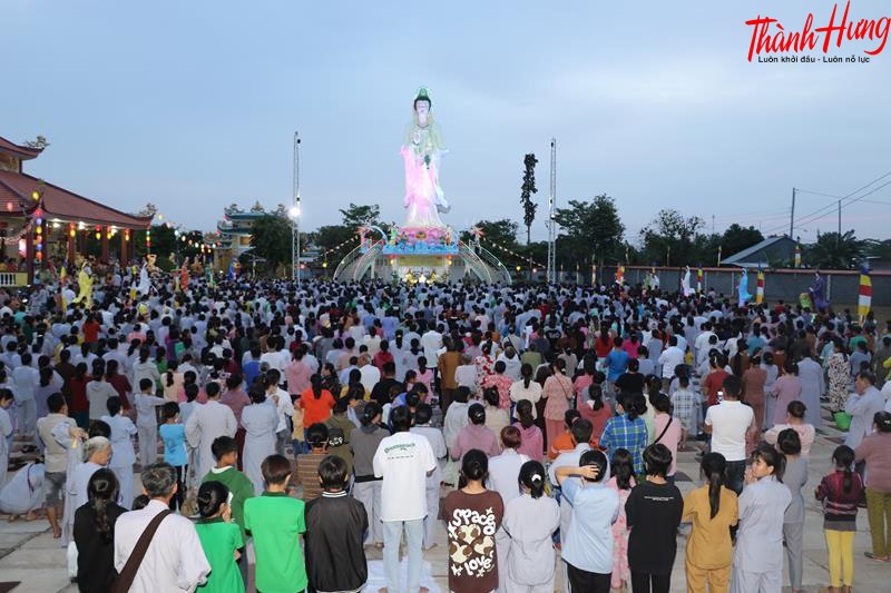 Nên lau dọn bàn thờ thường xuyên.
