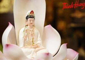 Theo truyền thuyết, Quán Thế Âm Bồ Tát là hiện thân của Bồ Tát Quán Tự Tại.