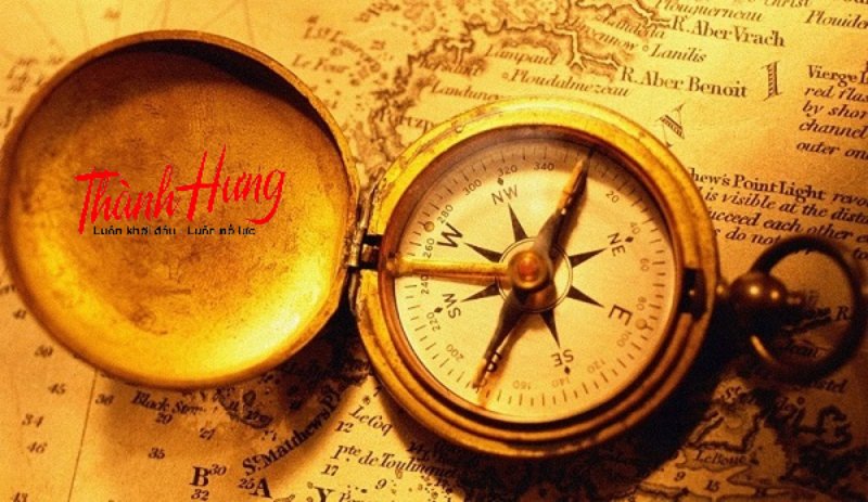 Xác định hướng nhà dựa vào la bàn.