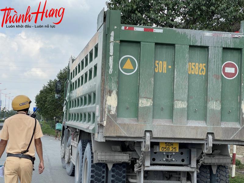 Việc xe chở quá tải có thể dẫn đến việc bị tước phù hiệu.