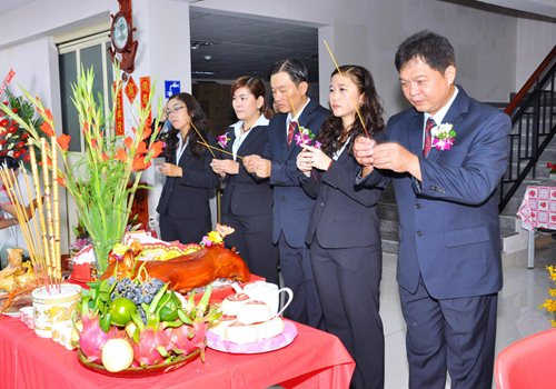 Tầm quan trọng của việc đọc văn khấn chuyển văn phòng Tầm quan trọng của việc đọc văn khấn chuyển văn phòng